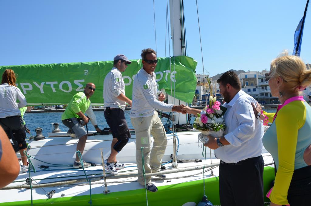 02-07-13-arrivalof1styacht-06